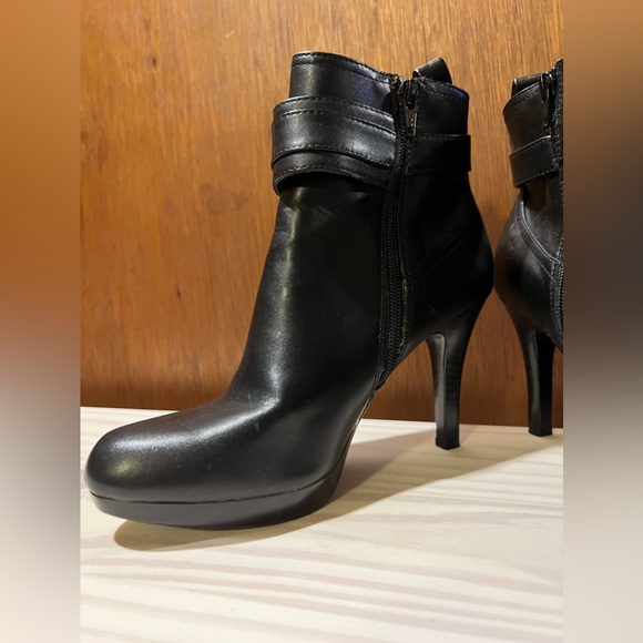 Alfani Step'n' Flex Ankle Boots - Picture 7 of 14